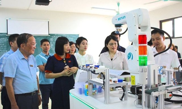 Hiệu trưởng, hiệu phó trường đại học phải có trình độ tiến sĩ