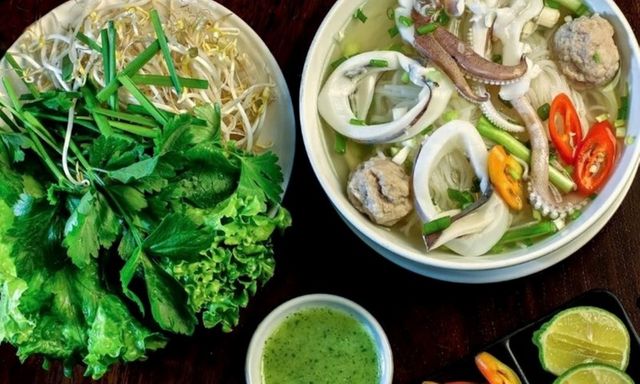 Top quán hủ tiếu mực ở TP.HCM nổi tiếng