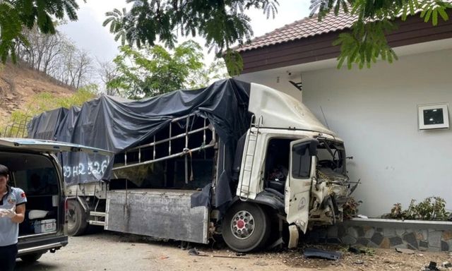 Vụ xe tải rơi từ núi Tà Zôn trúng nhà ăn công nhân: Danh tính 3 người tử vong