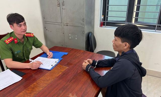 Bắt quả tang 2 gã đàn ông có hành vi tàng trữ trái phép chất ma túy