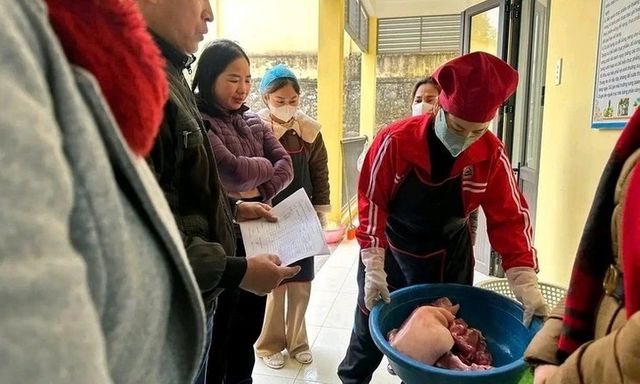 Cơ sở cung cấp suất ăn cho Trường Mầm non Hòa Bình ở Thái Nguyên bị xử phạt