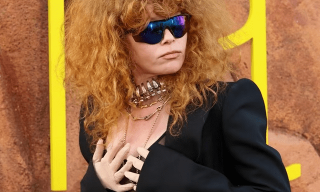 Nữ diễn viên đình đám bị đuổi khỏi chuyến bay khi chuẩn bị cất cánh