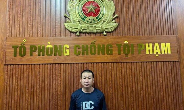 Tin pháp luật nổi bật 24h qua: Một đối tượng truy nã vừa ra đầu thú