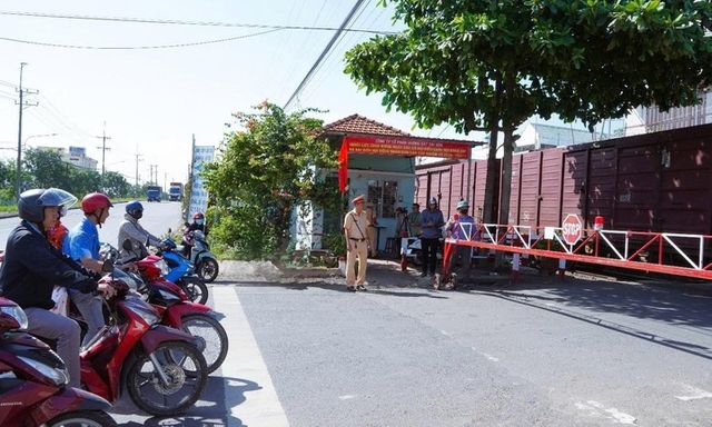 Vượt đèn đỏ đường sắt bị phạt bao nhiêu tiền?