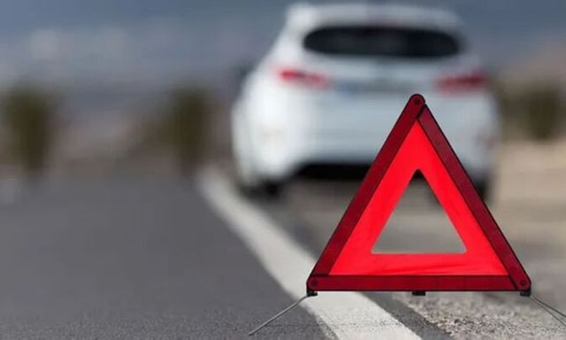 Hỏng xe giữa cao tốc đặt vật cảnh báo cách bao xa?