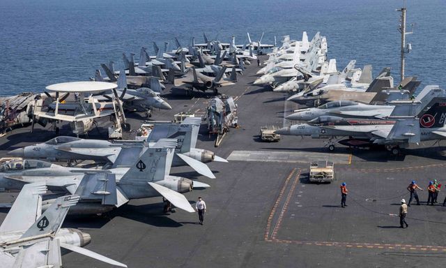 Mỹ điều 10.000 binh sĩ, hàng chục máy bay, tàu chiến phong tỏa eo biển Hormuz