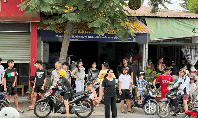 Khám nghiệm hiện trường vụ thiếu niên tử vong khi ngồi chơi game xuyên đêm ở TP.HCM