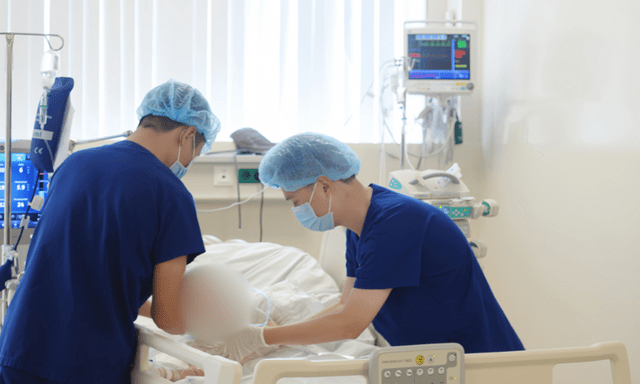 Vinmec Phú Quốc cứu sống bé trai Trung Quốc đuối nước ngưng tim 7 phút 