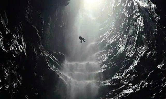 Phát hiện hang động mới có thác nước cao 350m hiếm gặp tại Phong Nha - Kẻ Bàng