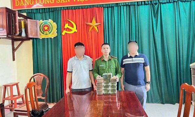 Tài khoản nhận được 2,1 tỷ đồng, người đàn ông đến công an trình báo 