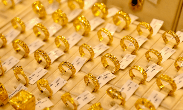 Giá vàng hôm nay (22/4): Giá vàng giảm gần 1 triệu đồng/lượng