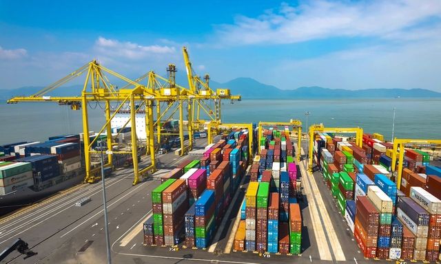 Xuất khẩu hàng hoá nửa đầu tháng 4/2026 đạt 21,56 tỷ USD