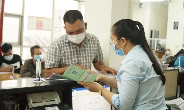 Con ốm, bố hay mẹ được nghỉ hưởng BHXH? Nhiều người vẫn hiểu sai điều này