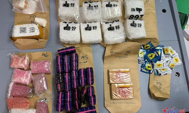 Bắt khẩn cấp, khám xét nơi ở của 