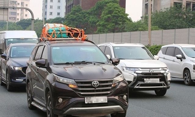 Chở cồng kềnh trên nóc ô tô có thể bị phạt bao nhiêu tiền?