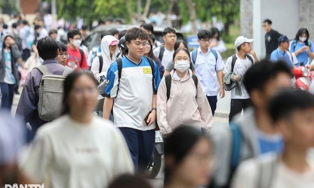 Tin tức giáo dục 24h: Kỷ lục thí sinh thi đánh giá năng lực, học sinh thi lại đông chưa từng có