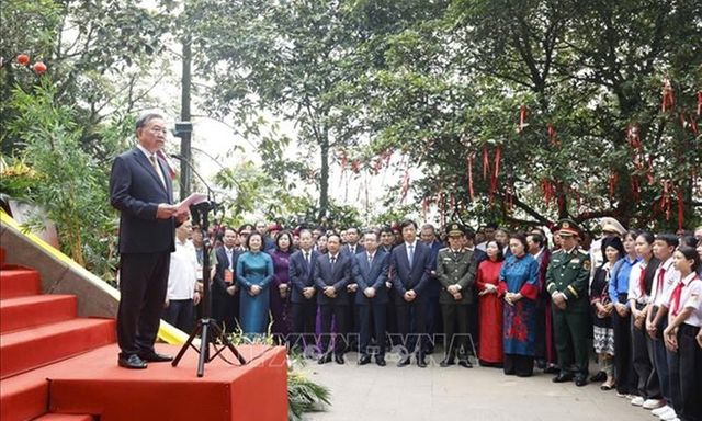 Tổng Bí thư, Chủ tịch nước Tô Lâm gặp gỡ, nói chuyện với bà con tại ĐỀN HÙNG