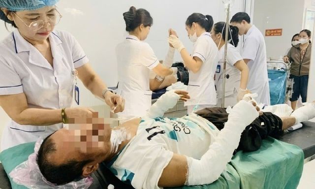 Bất cẩn khi dùng bình gas, hai người đàn ông tại Nghệ An bị bỏng nặng