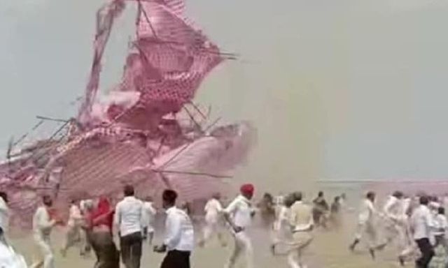 Cơn lốc quét qua đám cưới tập thể, 36 cặp đôi hoảng loạn tháo chạy ở Ấn Độ