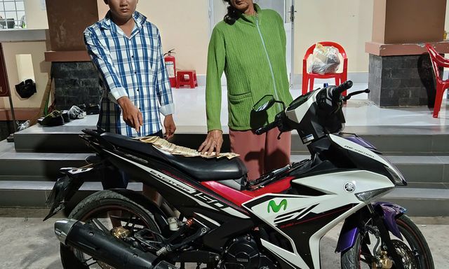 Cướp giật tài sản của cụ bà bán vé số, 2 mẹ con bị bắt