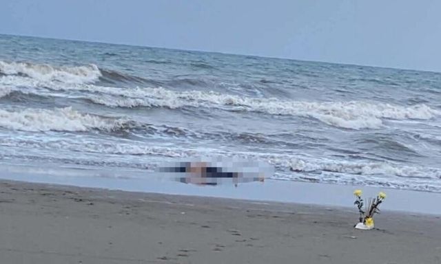 Phát hiện thi thể nam thanh niên trôi dạt vào bờ biển ở Hà Tĩnh