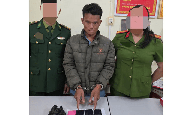 Bắt 2 đối tượng ma túy, thu giữ hàng trăm viên hồng phiến và hơn 100 gam heroin