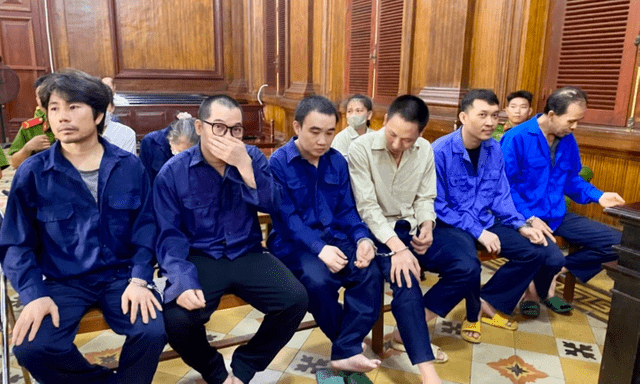 Ma túy “nhấn chìm” kiều nữ: Theo chồng buôn 