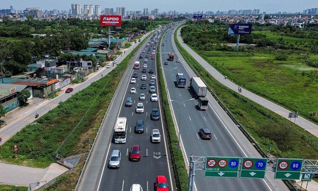 Dừng xe ở làn khẩn cấp trên cao tốc để đi vệ sinh có bị xử phạt?