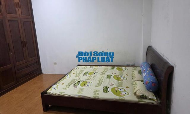 Vụ bé gái 4 tuổi bị bạo hành đến tử vong tại phòng trọ ở Hà Nội: Cận cảnh hiện trường đau lòng, gây phẫn nộ
