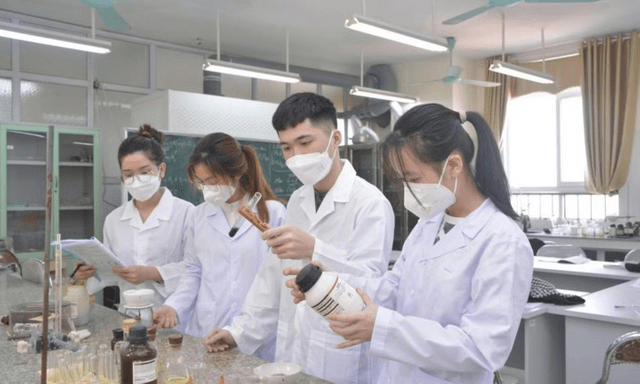 Tin tức giáo dục 24h: Hà Nội dự tính chi 1.180 tỷ đồng hỗ trợ đào tạo nghiên cứu sinh