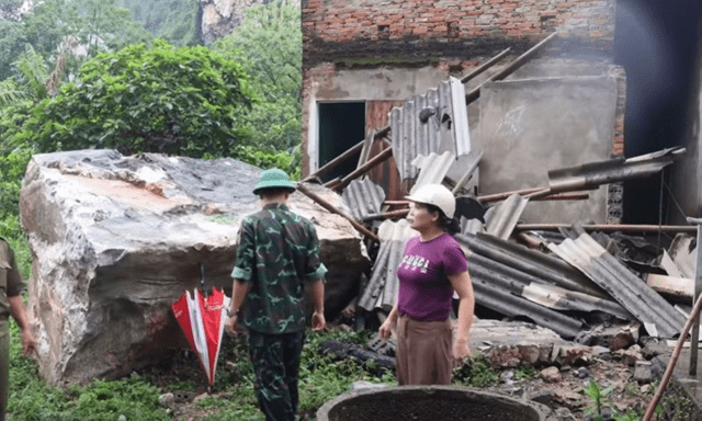 Tin tức thời sự 24h: Sạt lở núi, 3 mẹ con ở Thanh Hóa thoát nạn trong gang tấc