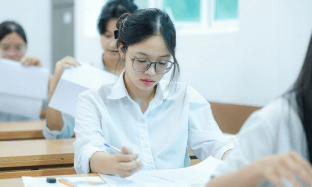 Tin tức giáo dục 24h: Bộ GD&ĐT làm rõ phạm vi áp dụng của quy đổi bách phân vị trong tuyển sinh