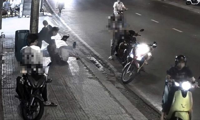 Vụ tài xế xe ôm công nghệ chặn đầu xe, đánh tới tấp nam thanh niên ở TP.HCM: Nạn nhân tiết lộ nguồn cơn