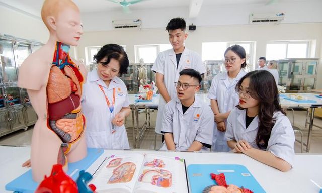 Xét tuyển ngành Y có tổ hợp Văn, Sử: Trường đại học khẳng định “không đánh đổi chất lượng lấy số lượng”