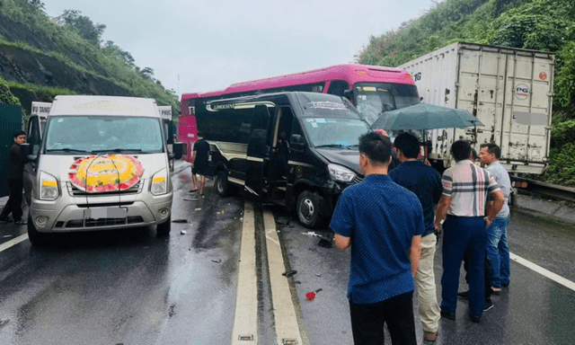 Tin tức tai nạn giao thông ngày 11/5: Bất ngờ 