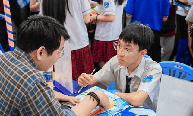 Trường đại học Văn Hiến: Xét học bạ nhận học bổng 100% với những điều kiện 
