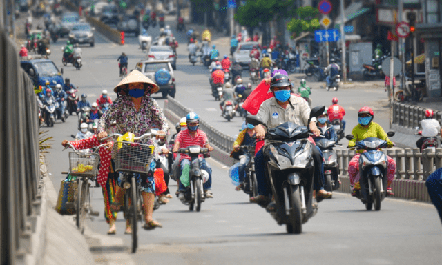 Tin tức thời tiết hôm nay (13/5): Nắng nóng gay gắt ở TPHCM, Hà Nội dự báo đề phòng lốc sét trong mưa dông