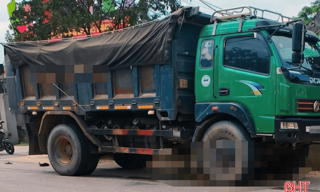 Tin tức tai nạn giao thông ngày 13/5: Hai mẹ con ở Hà Tĩnh tử vong thương tâm dưới bánh xe tải
