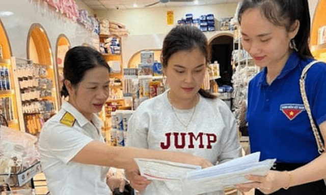 Tin tức kinh doanh ngày 14/5: Thứ trưởng Bộ Tài chính thông tin đáng chú ý về hộ có doanh thu dưới 1 tỷ đồng/năm, hàng triệu người phấn khởi