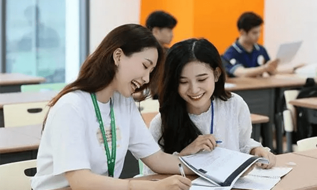 Tuyển sinh đại học 2026: Những ngành nào được miễn học phí và hỗ trợ sinh hoạt phí?