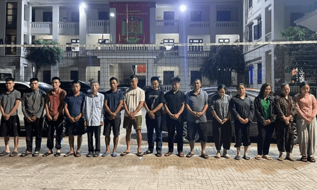 Vây bắt sòng bạc dưới hình thức xóc đĩa trong rừng ở Nghệ An 