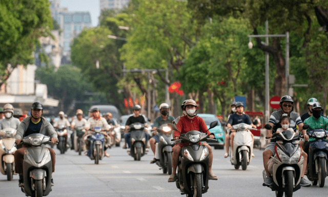 Chuyển đổi xe máy xăng sang xe điện, Hà Nội dự kiến hỗ trợ tối đa 5 triệu đồng/người/xe