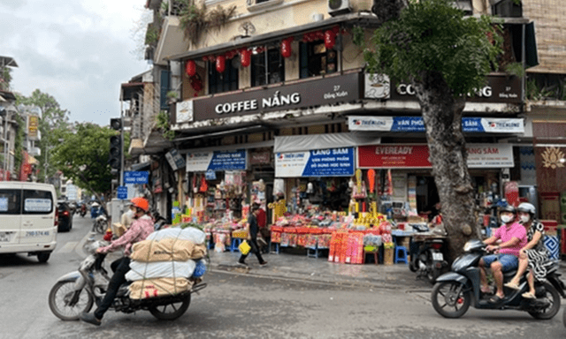 Hà Nội dự kiến cho thuê vỉa hè giá 45.000 đồng/m2/tháng để kinh doanh