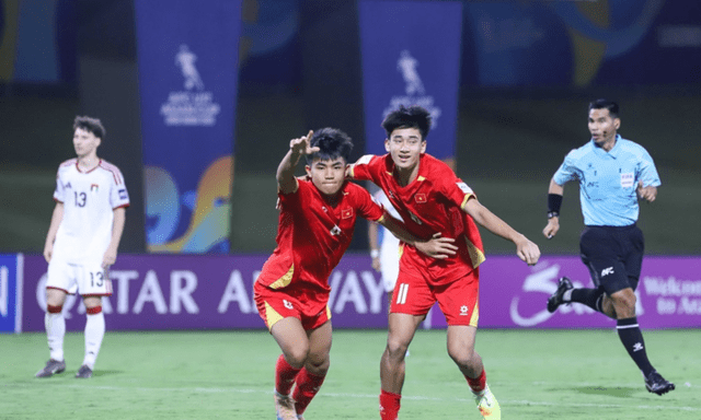 U17 Việt Nam đấu U17 Australia: HLV Cristiano Roland 