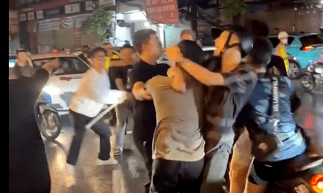 Vụ clip 2 nhóm thanh niên thách thức, định lao vào ẩu đả trong đêm ở Hà Nội: Công an vào cuộc xác minh