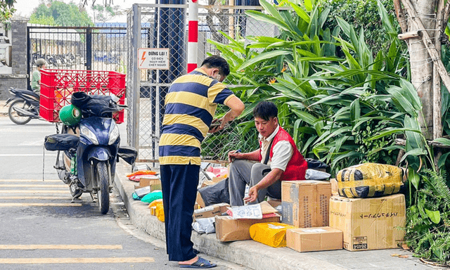 3 sàn thương mại điện tử đồng loạt tăng phí, người bán lo “cạn” lợi nhuận: Bài toán kinh doanh và góc nhìn pháp lý