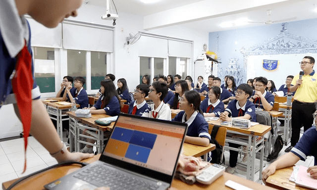 Học sinh giải bài tập bằng AI chỉ trong một phút: Giáo viên ứng phó thế nào để trẻ không lười tư duy?