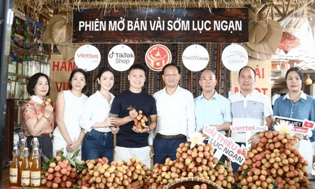 Phó Chủ tịch tỉnh Bắc Ninh livestream bán vải thiều: 
