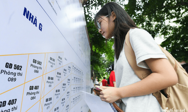 Gần 11.000 thí sinh đầu tiên bước vào kỳ thi lớp 10 ở Hà Nội, TP.HCM năm 2026