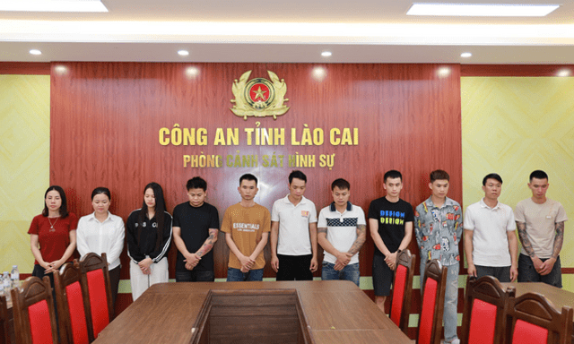 Khởi tố 11 bị can trong đường dây livestream “đổ thạch” lừa đảo